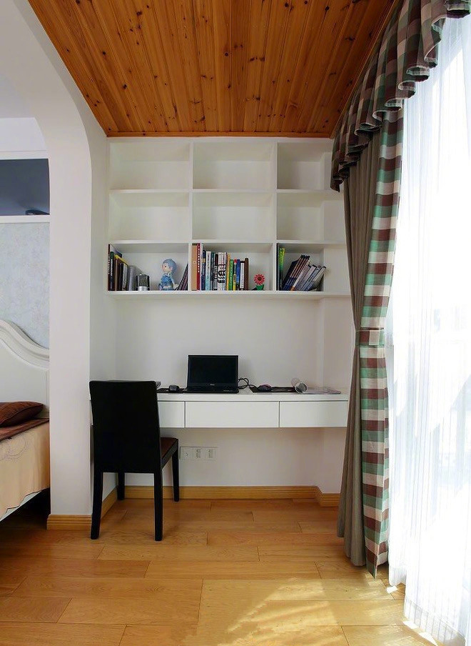 清晰阳光的阳台书房超赞设计