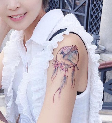 女生小清新:女孩子身上的唯美小彩色清新纹身图片