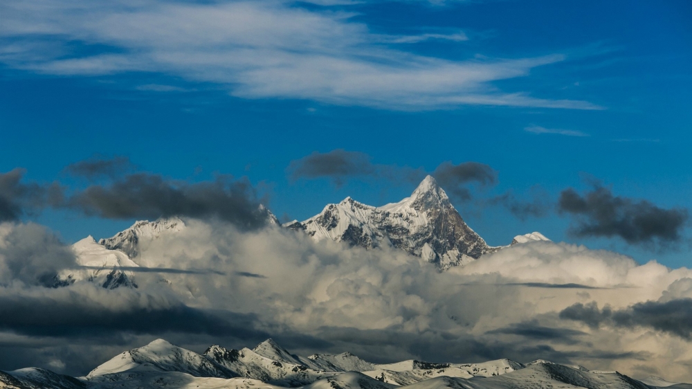 一组高山直入云霄的壮观景象图片欣赏第5页
