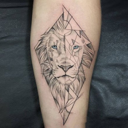 小清新线条设计风格的狮子主题纹身图案第9页