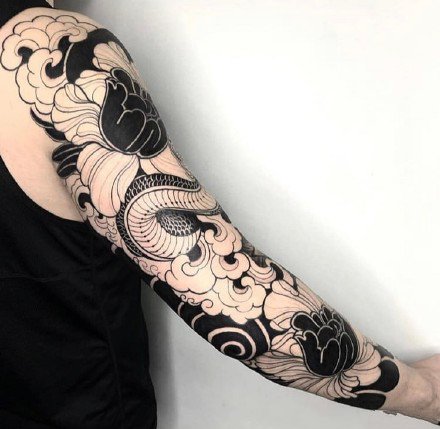 霸气黑灰纹身 帅气的9组大面积黑色点刺纹身图案