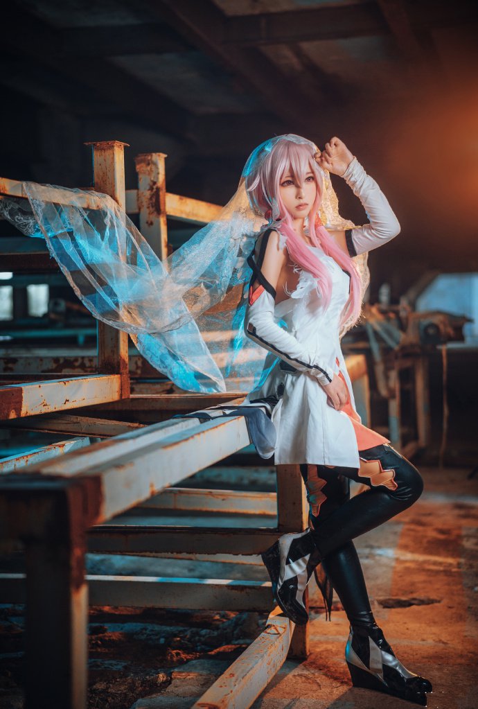 一组cos性感的罪恶王冠楪祈图片欣赏第7页