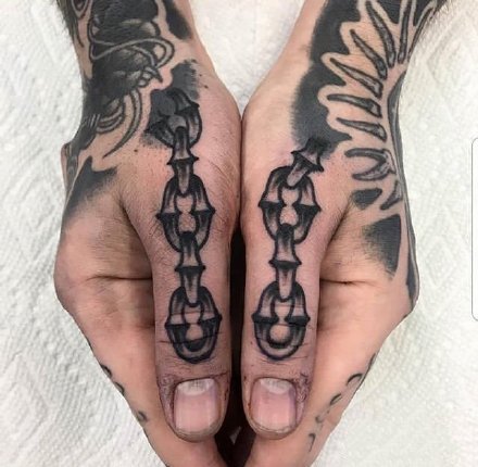 铁链纹身:9张铁链主题的小纹身图片第2页