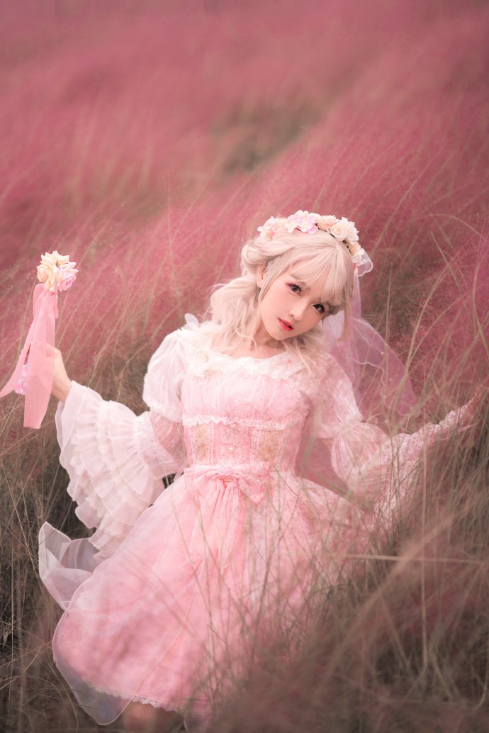 花兮,花兮,凋落归尘泥.人间长遗芳菲曲