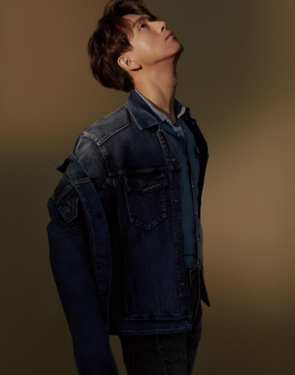 李现《时装男士》2020开年刊封面内页大片