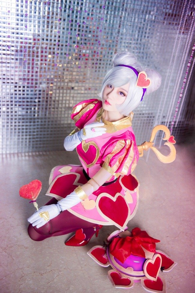 一组cos英雄联盟觅心魔灵 奥莉安娜