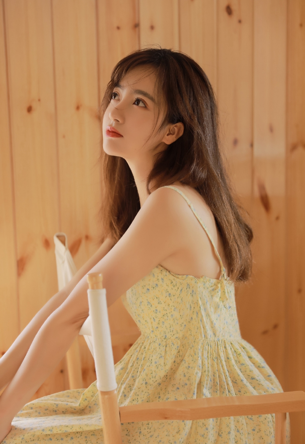 写真摄影 85814图库 写真摄影图片 性感吊带裙美女白嫩诱人写真图片