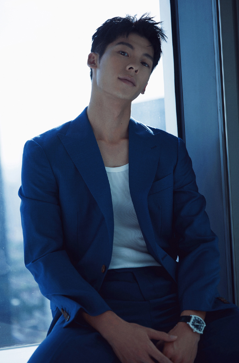 明星许光汉 85814图库 明星许光汉图片 许光汉蓝色西装帅气写真图片