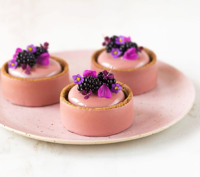 一些小慕斯的装饰灵感,有花花就是好看