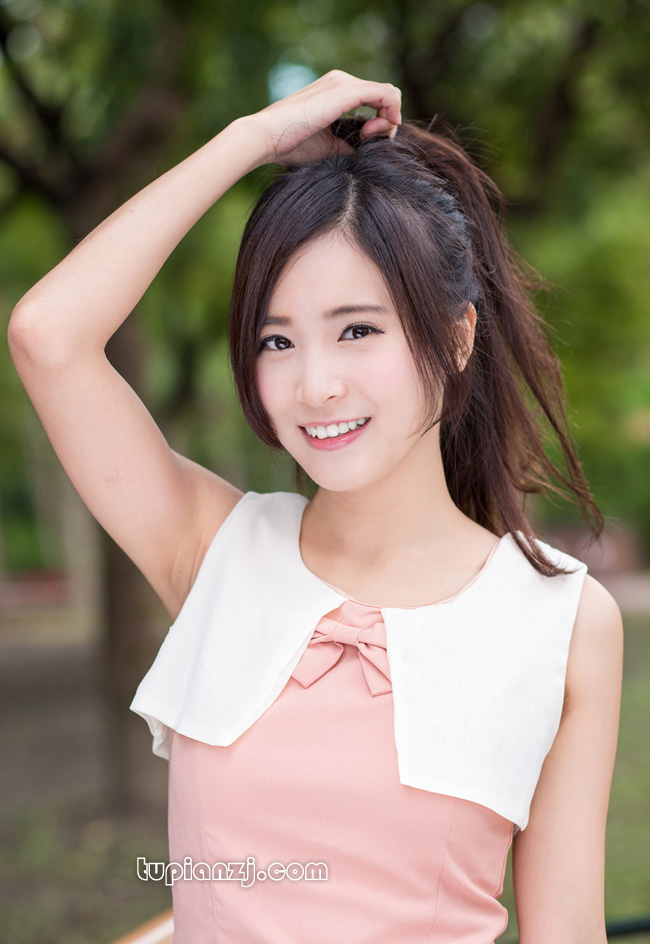 清纯小萝莉图片 背带裤俏皮可爱